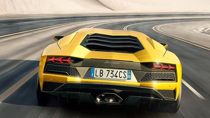 Yeni Lamborghini Aventador S