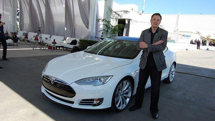 Tesla kazayı önceden fark etti