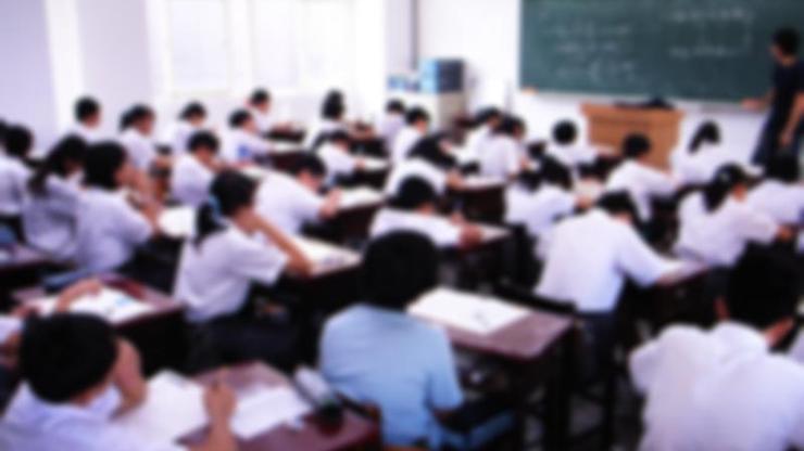 Matematik öğretmeni, 9 kız öğrenciyi tacizden tutuklandı