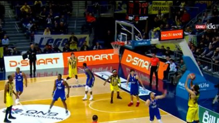 Fenerbahçe, Anadolu Efesii devirdi
