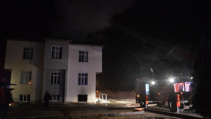 Manisada özel öğrenci yurdunda yangın
