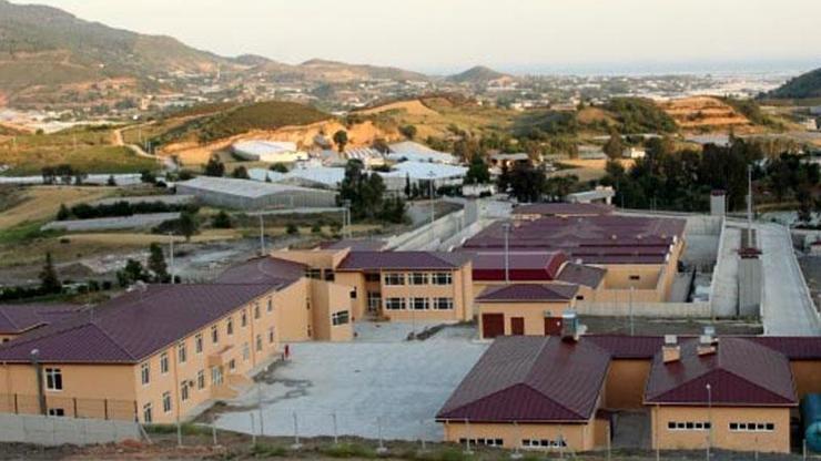 Anamur cezaevi lojmanına silahlı saldırı