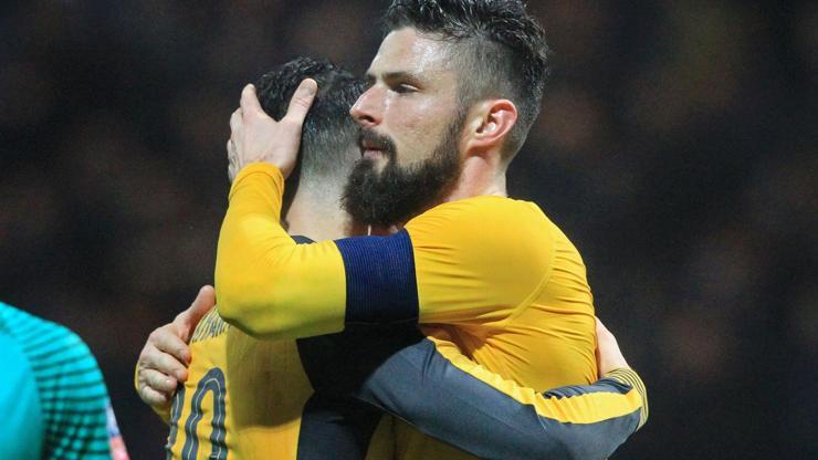 Arsenal 3 yıldızıyla yeni sözleşme imzaladı