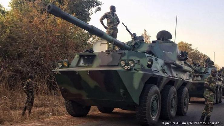Senegal ordusu Gambiyada emir bekliyor