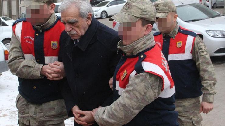 Ahmet Türk hastaneye götürüldü