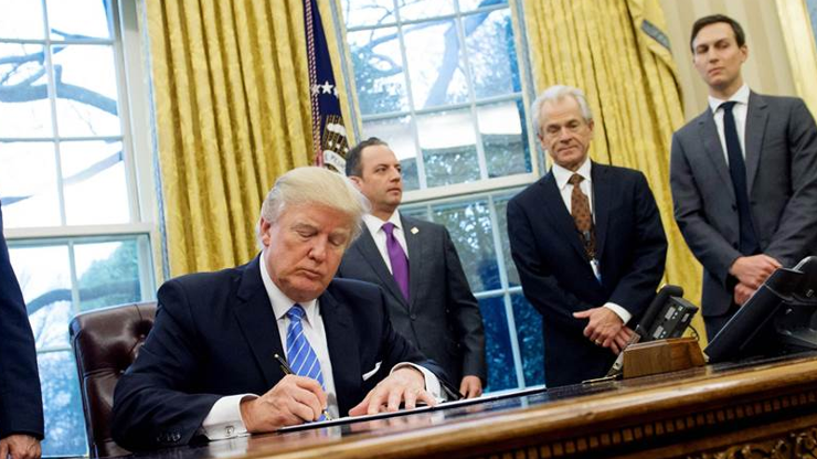Trump çok tartışılan o kararı da imzaladı