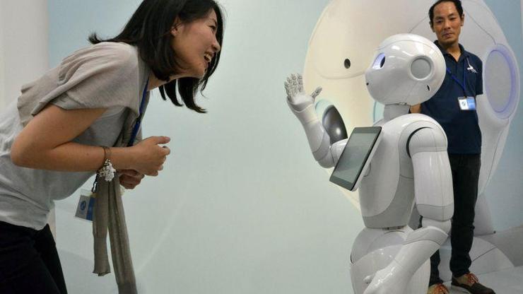 İnsansı robotlar yaşlı bakım hizmeti verecek