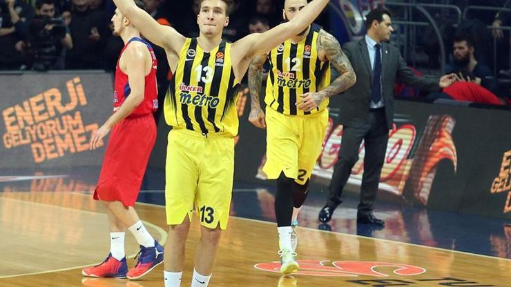 Fenerbahçe son şampiyonu devirdi