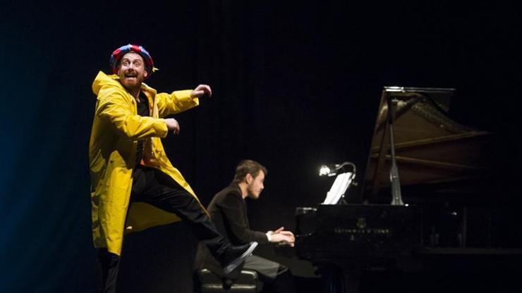 Altan Erkekli ile çocuklar için müzikli masallar