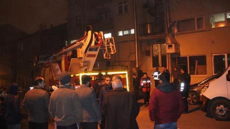 Sinirlenen adam evi yakmaya kalktı