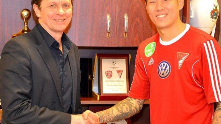Hyun Jun Suk Debrecene imza attı