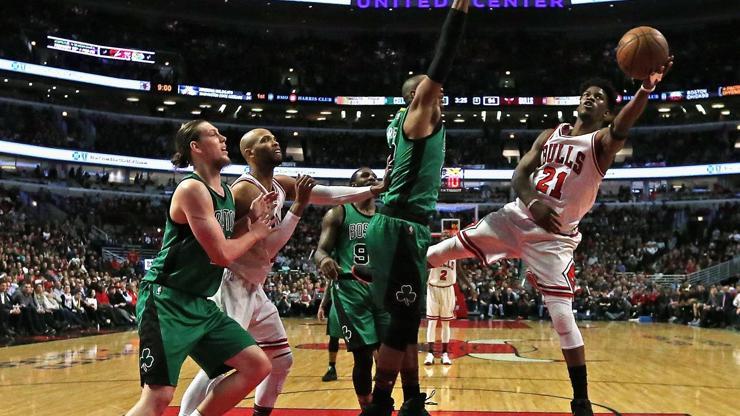 Chicago Bullsu 0,9 saniye kala kurtaran basket