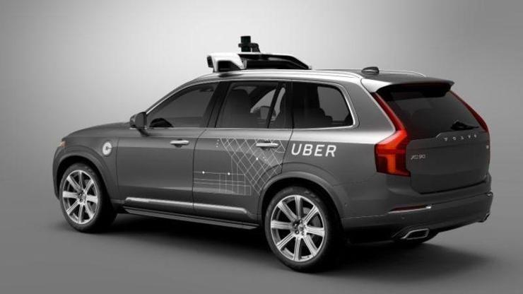 Sürücüsüz Uber arabaları sokaklarda