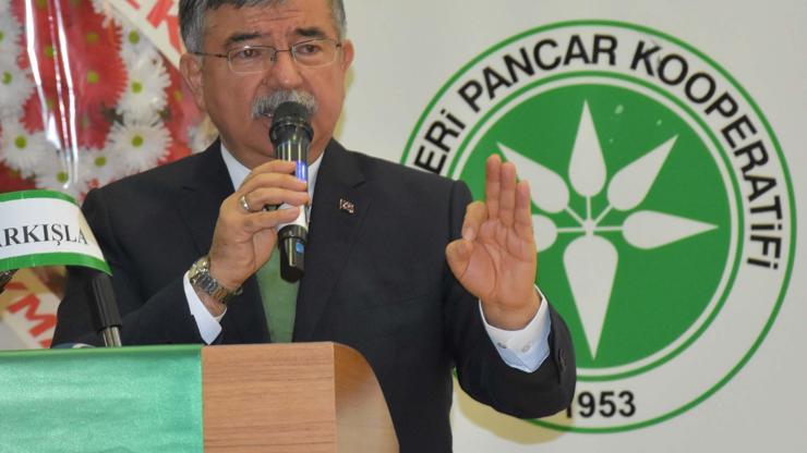 Bakandan CHPye övgü: İyi yolda