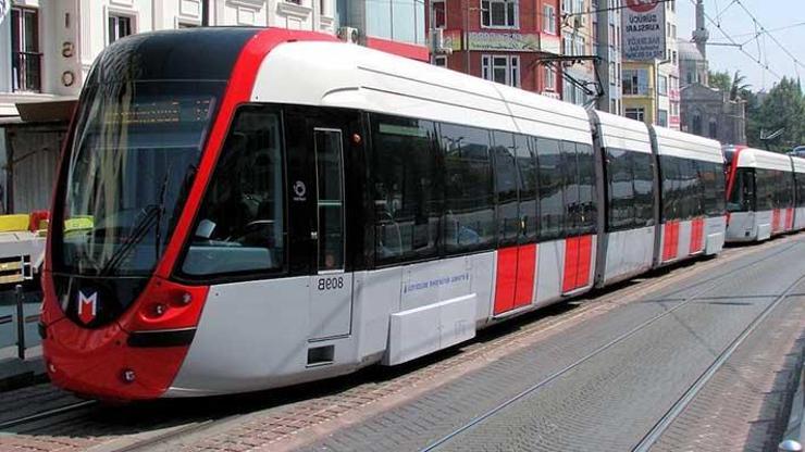 Sirkecide tramvay raydan çıktı