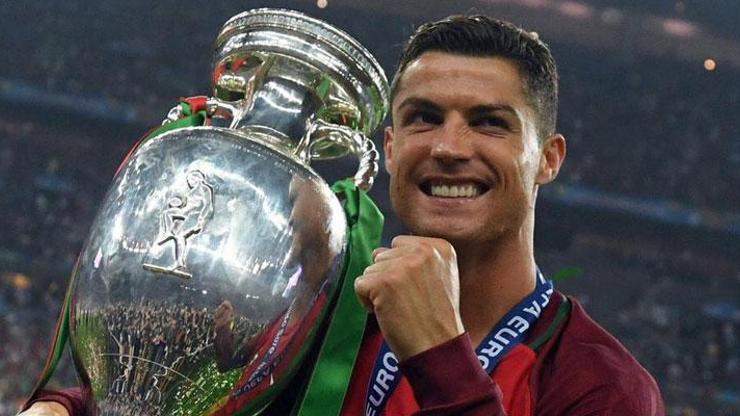 Ronaldo yılın futbolcusu oldu