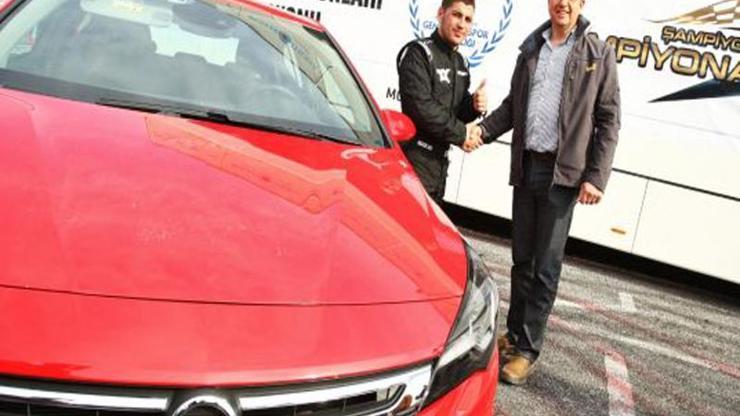 Şampiyon Opel Astra kullanacak