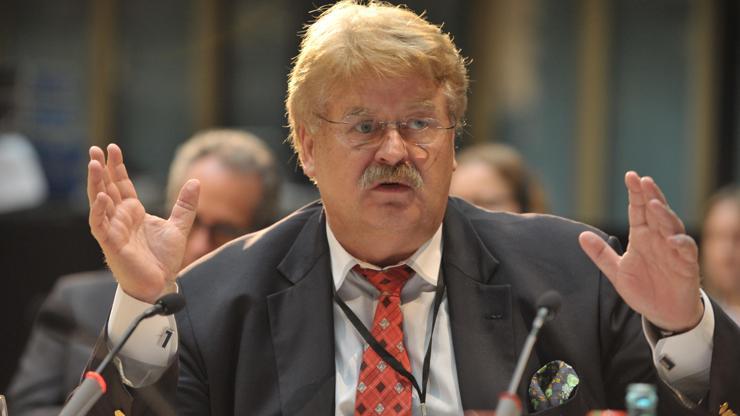 AP Komisyonu Başkanı Elmar Brok: Hayır oyu kullanın