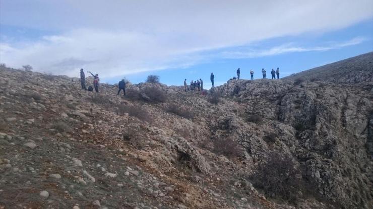 Ters lale toplamak isterken kayalıklardan yuvarlandı