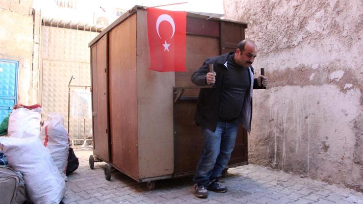 Gardıroptan yeni eve taşındılar