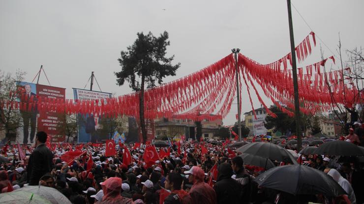 Cumhurbaşkanı Erdoğan’ın mitinginde kalp krizi geçirip öldü