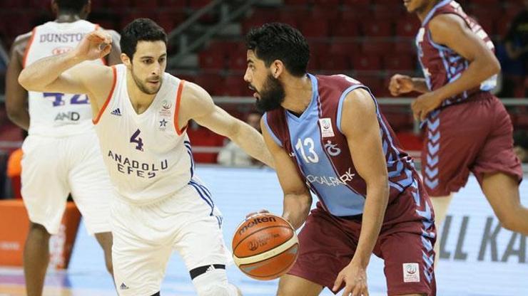 Anadolu Efes Tabzonsporu rahat geçti
