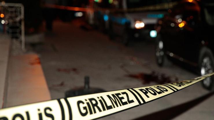 Oto galeri çalışanları silahlarla çatıştı