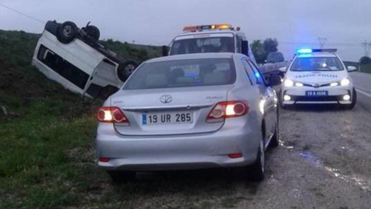 Çorumda öğrenci servisi takla attı: 13 yaralı