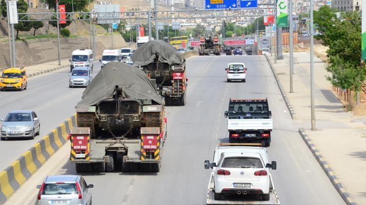 Suriye sınırına tank sevkiyatı