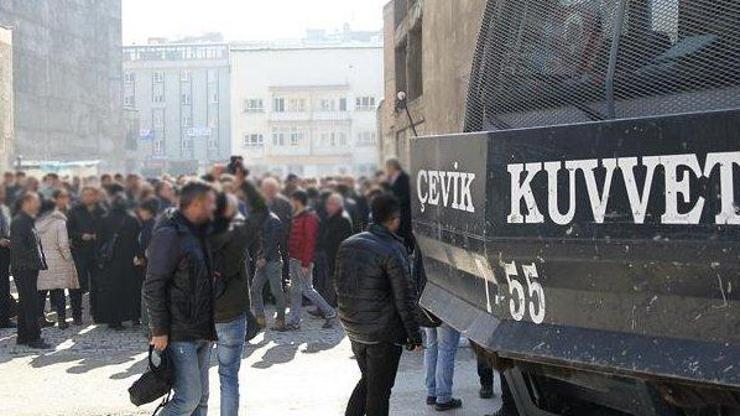 Vanda gösteri ve yürüyüşlere 1 ay yasak