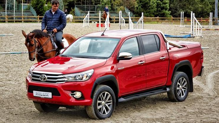Toyota yaza indirimle girdi