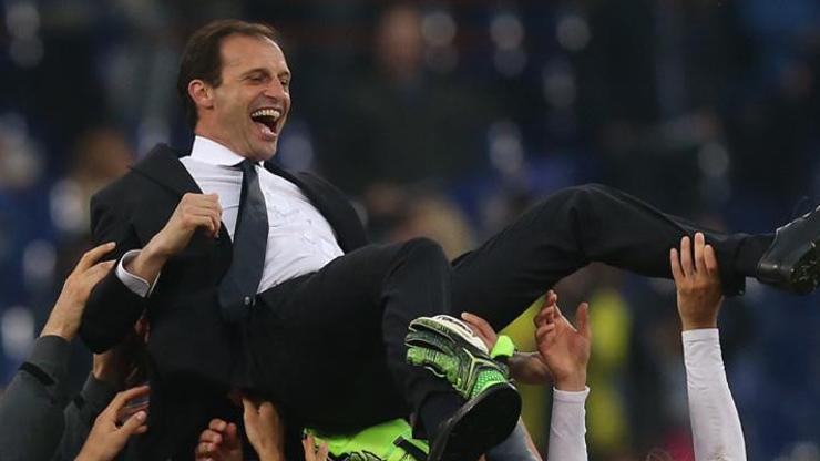 Allegri Juventus ile imzaladı