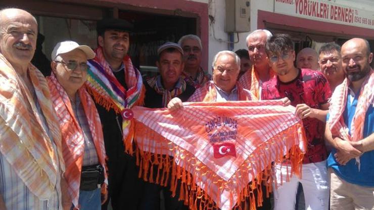 Cengiz Ünderi duygulandıran hediye