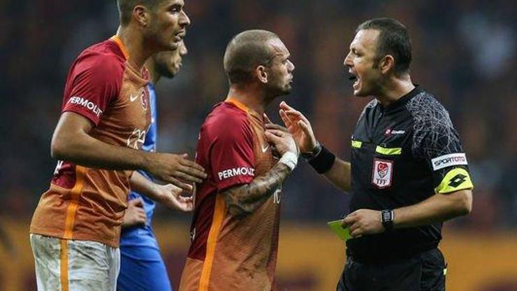 Tolga Özkalfanın hakemliği bıraktığı iddia edildi