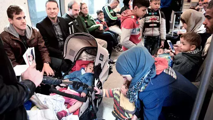 Pes doğrusu... Afrikadan gelen göç dalgasına ilginç çözüm
