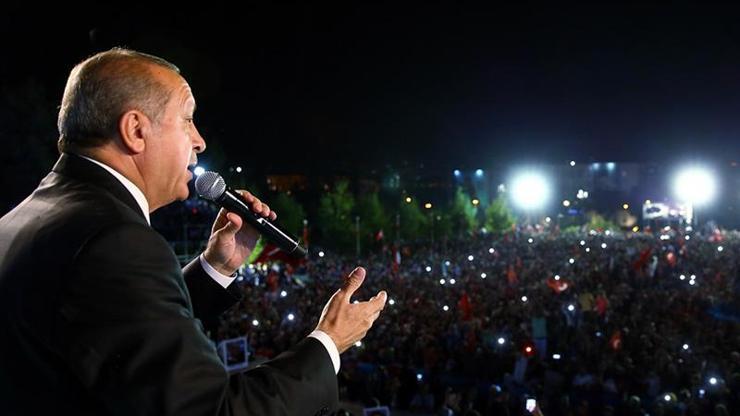 Bombaların atıldığı saatte Gazi Mecliste konuştu