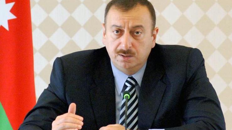 Azerbaycanda Aliyevden 255 gazeteciye hediye ev