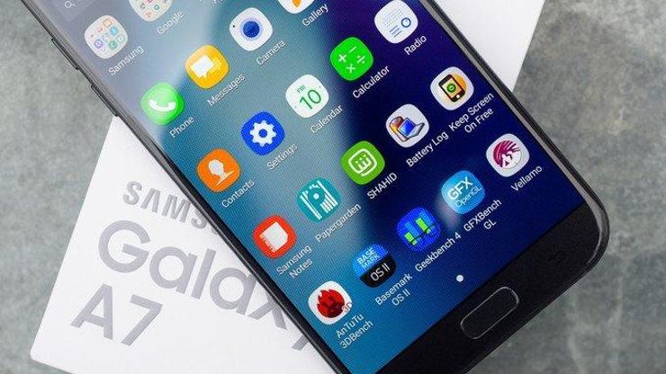 Galaxy A7 2018 modeli üzerinde çalıştığı ortaya çıktı