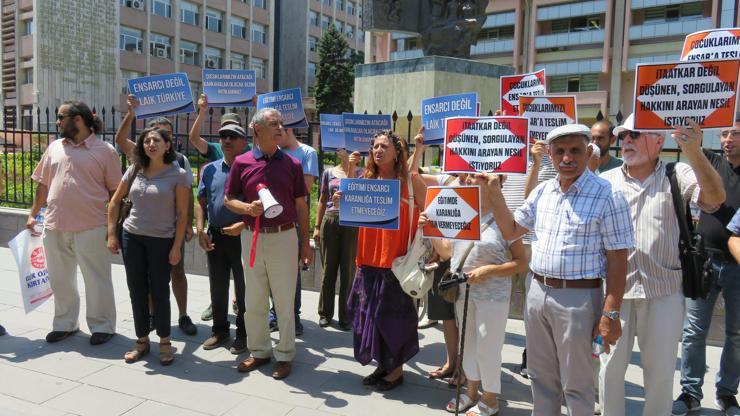 MEB önünde Ensar Vakfı protestosu