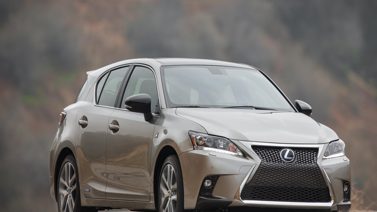 Lexusun lüks hibriti 158 bin TLye Türkiyede