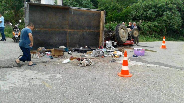 Düzcede işçileri taşıyan traktör devrildi: 18 yaralı