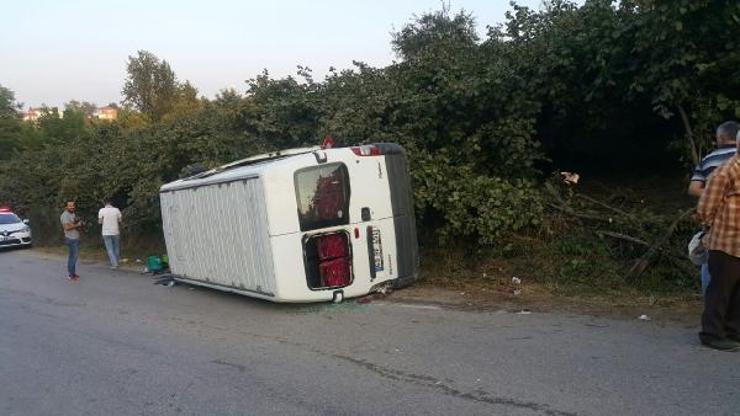 Fndık işçilerini taşıyan minibüs devrildi: 17 yaralı