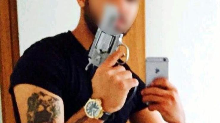 Cinsel istismar sanığını kol saati yakalattı