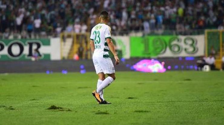 Bursasporun zemini futbolcuları zorladı