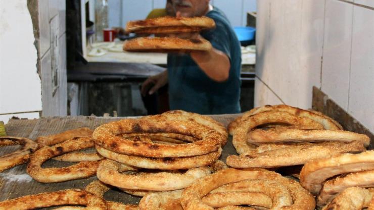 Bu simit tuz ve kimyonla yeniyor