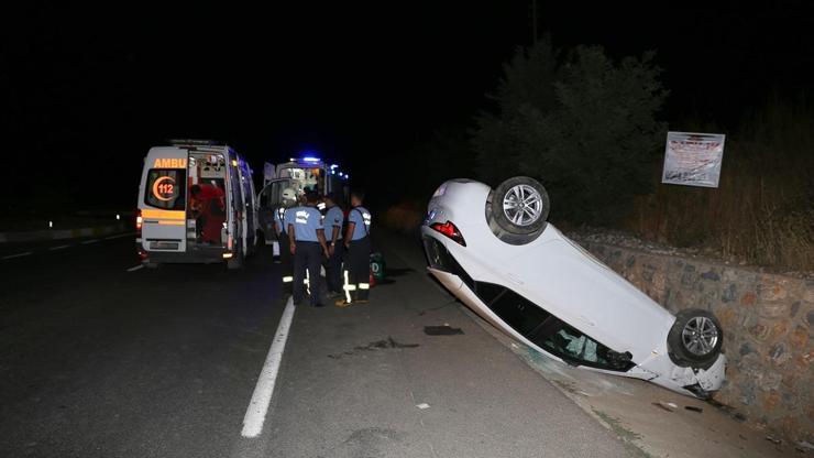 Muğlada otomobil devrildi 7 Azerbaycan uyruklu turist yaralandı