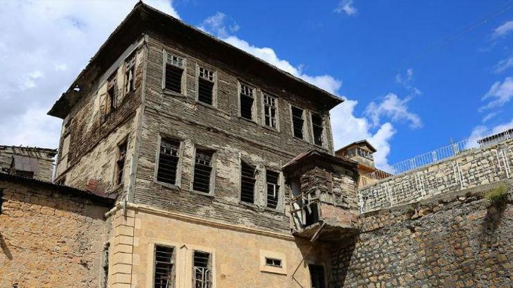 Bayburt Üniversitesinden kentin tarihi dokusuna destek
