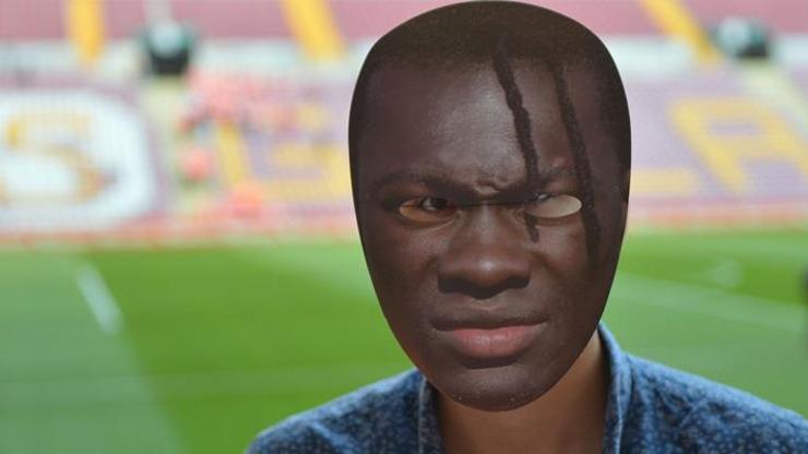 Galatasaraydan Gomise maskeli destek