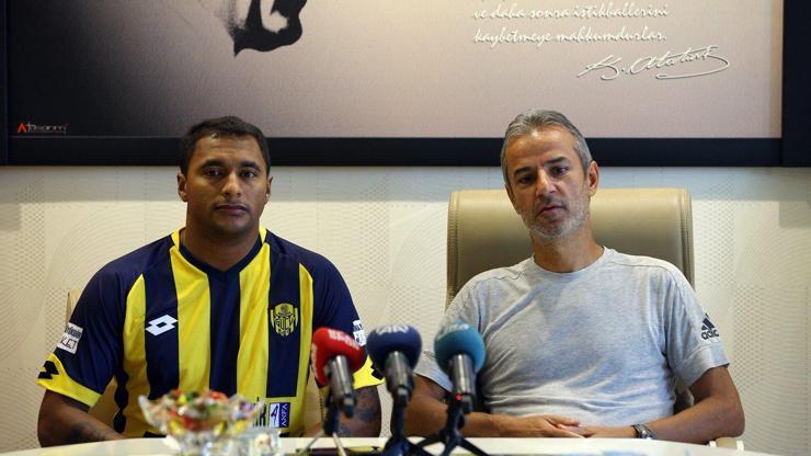 Ankaragücü Başakşehirli Dokayı transfer etti