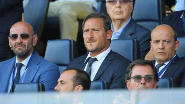 Francesco Totti ilk adımı attı